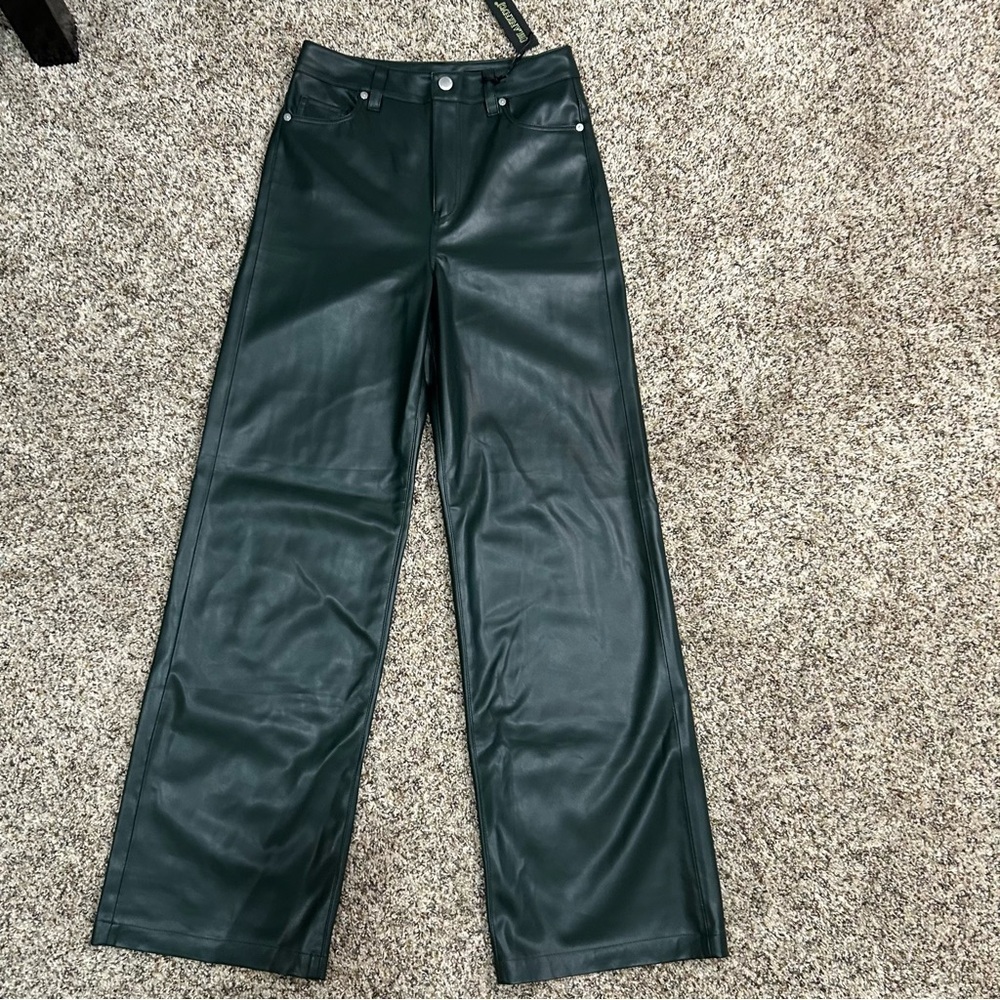 Blank NYC Forest Green Faux Leather Pants Size 26. NWT - Picture 3 of 9
